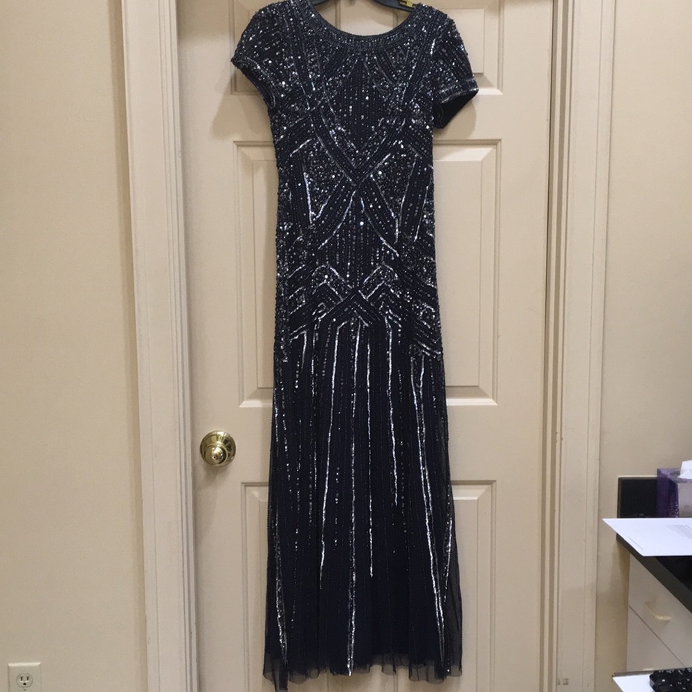Sz 10 Adriana Papell Never Worn nvy/slvr gown-